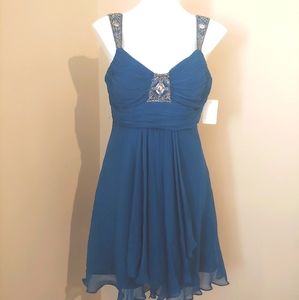 💜 Flirty cocktail dress with gem accents